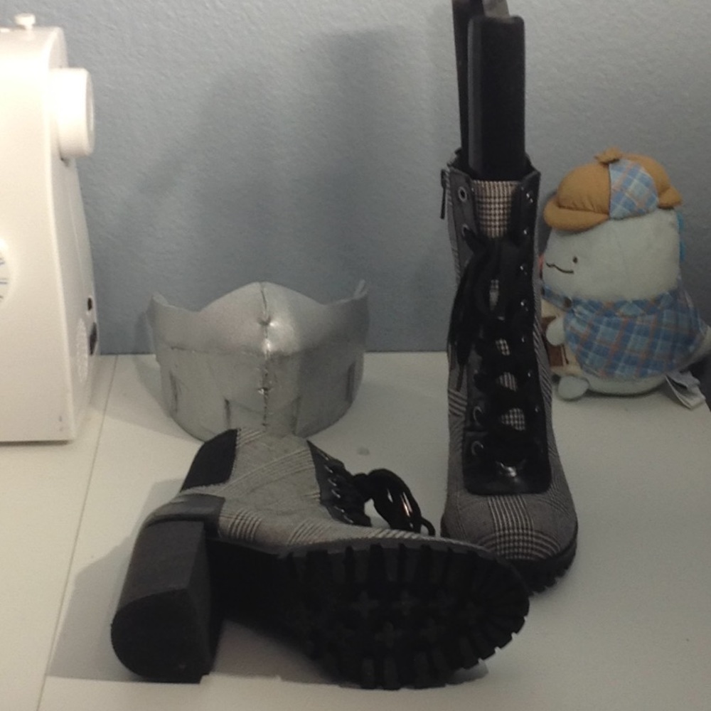 Plated Healed Boots